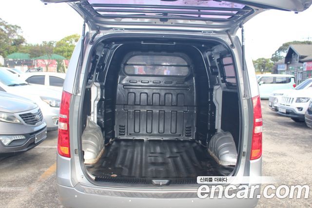 Hyundai Starex 2016 — photo 12