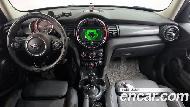 Mini Cooper 2019 — photo 10
