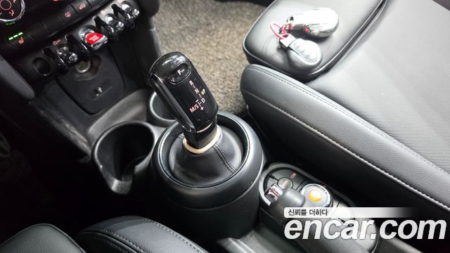Mini Cooper 2019 — photo 12