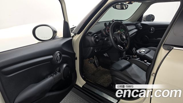 Mini Cooper 2019 — photo 13