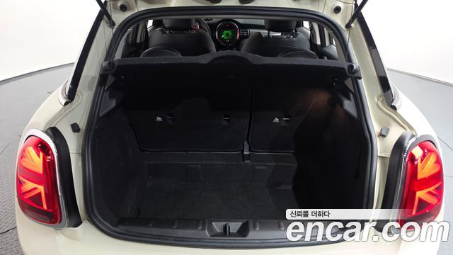 Mini Cooper 2019 — photo 22