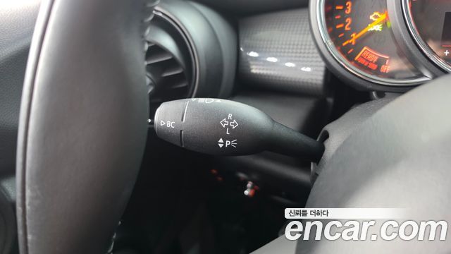 Mini Cooper 2019 — photo 23