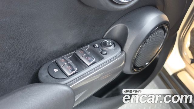 Mini Cooper 2019 — photo 28