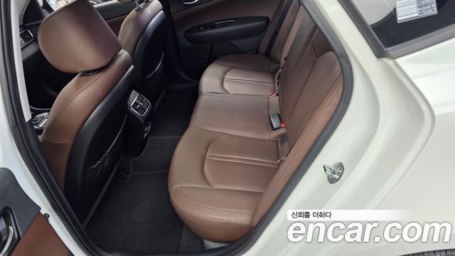 Kia K5 2016 — photo 16
