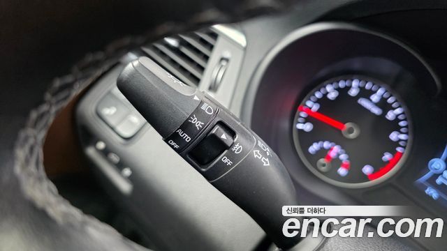 Kia K5 2016 — photo 28