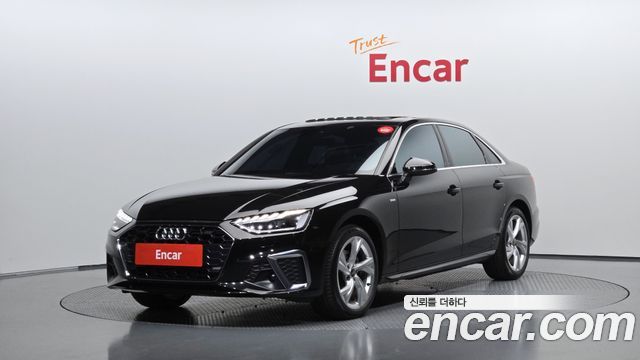 Audi A4 2022 — photo 1