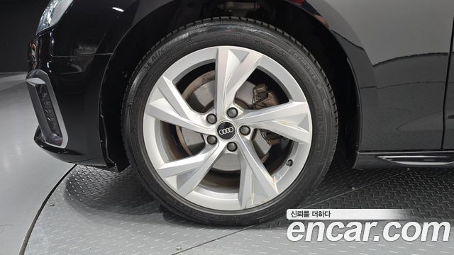 Audi A4 2022 — photo 5