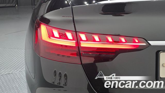 Audi A4 2022 — photo 9