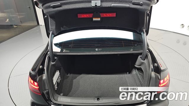 Audi A4 2022 — photo 32