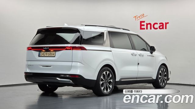 Kia Canival 2022 — photo 2