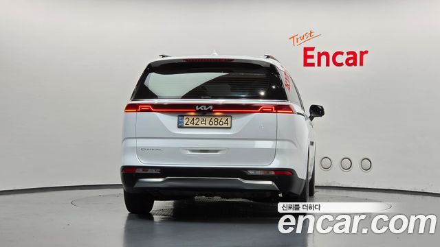Kia Canival 2022 — photo 4