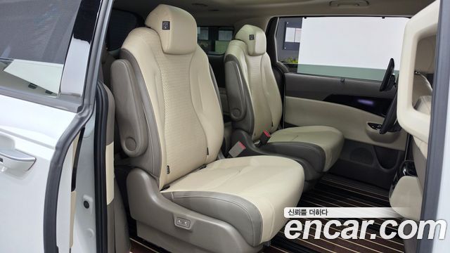 Kia Canival 2022 — photo 17