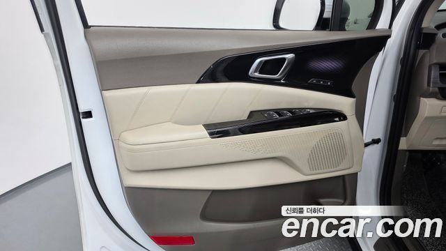 Kia Canival 2022 — photo 15