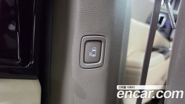 Kia Canival 2022 — photo 31