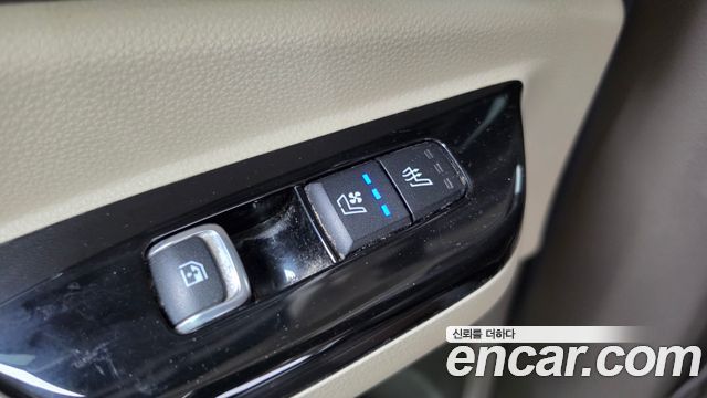 Kia Canival 2022 — photo 34