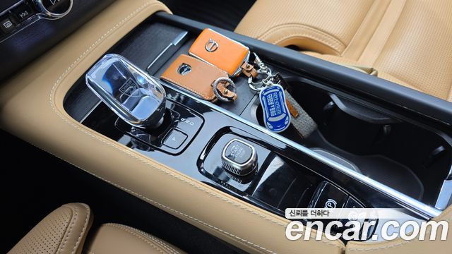 Volvo XC90 2025 — photo 12
