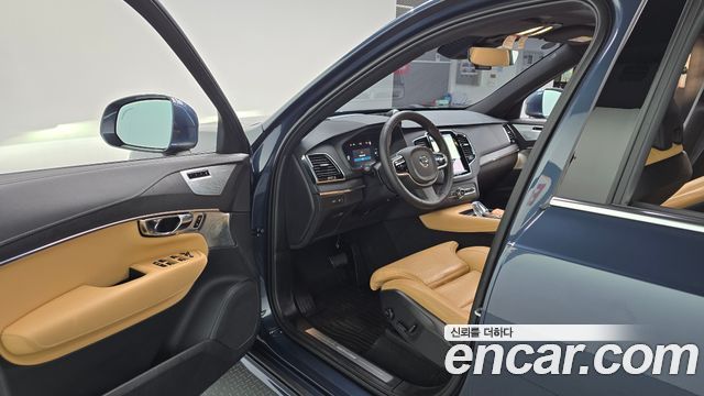 Volvo XC90 2025 — photo 13