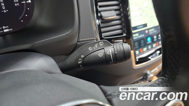 Volvo XC90 2025 — photo 25