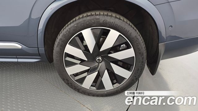Volvo XC90 2025 — photo 7