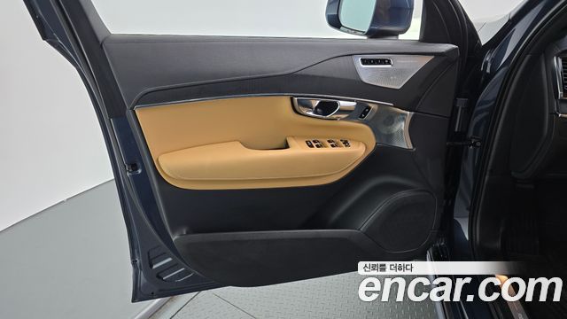 Volvo XC90 2025 — photo 14