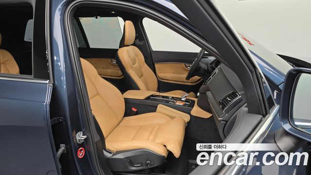 Volvo XC90 2025 — photo 16
