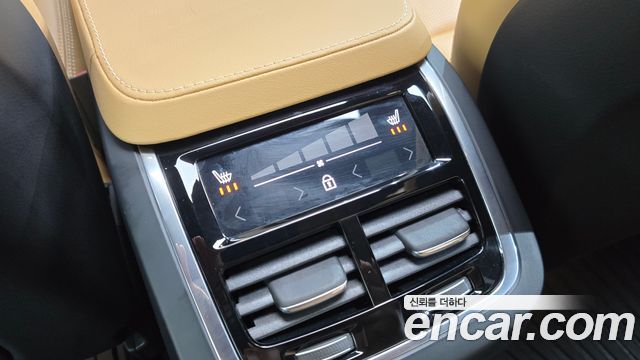 Volvo XC90 2025 — photo 29