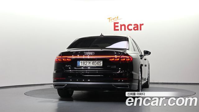 Audi A8 2021 — photo 4