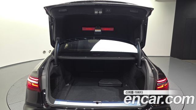 Audi A8 2021 — photo 26