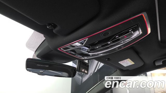 Audi A8 2021 — photo 27