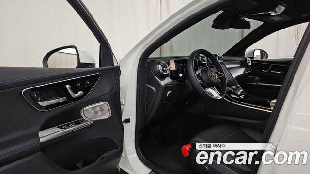 Mercedes-Benz GLC-Class 2025 — photo 13