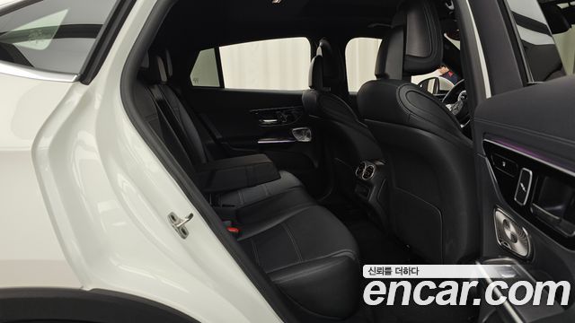 Mercedes-Benz GLC-Class 2025 — photo 18