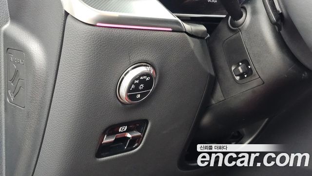 Mercedes-Benz GLC-Class 2025 — photo 28