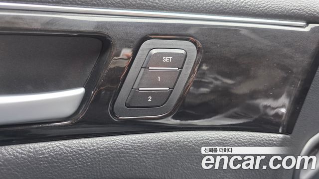 Hyundai Genesis 2012 — photo 24