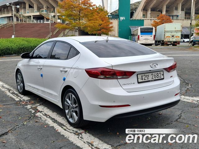 Hyundai AVANTE 2017 — photo 5