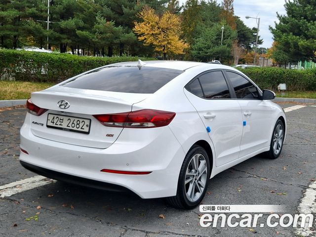 Hyundai AVANTE 2017 — photo 6