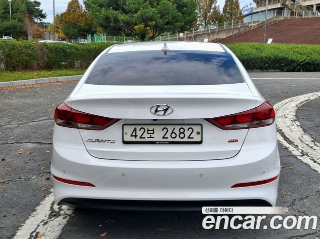 Hyundai AVANTE 2017 — photo 7