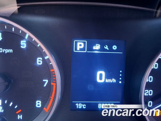 Hyundai AVANTE 2017 — photo 11