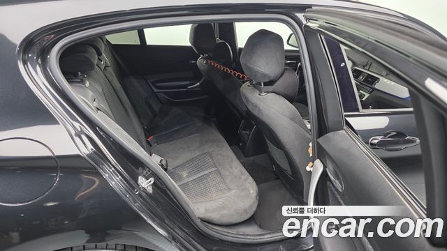 BMW 1-Series 2018 — photo 12