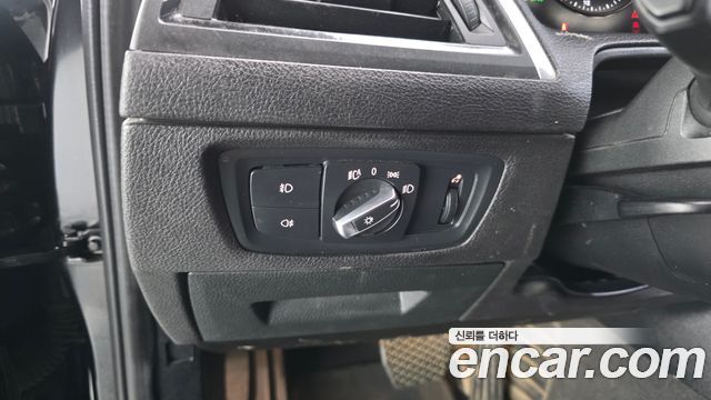BMW 1-Series 2018 — photo 17