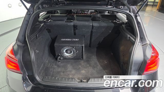 BMW 1-Series 2018 — photo 20
