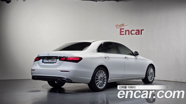 Mercedes-Benz E-Class 2021 — photo 2