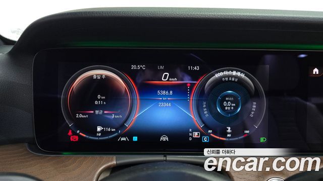 Mercedes-Benz E-Class 2021 — photo 11