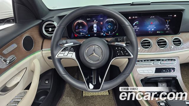 Mercedes-Benz E-Class 2021 — photo 19