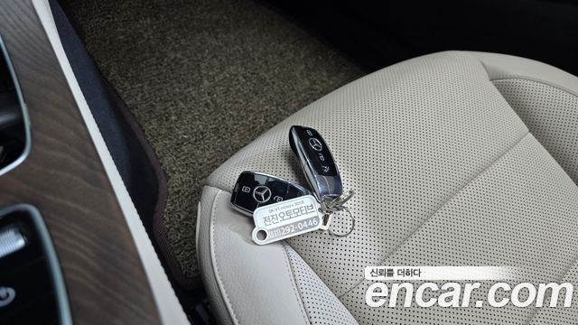 Mercedes-Benz E-Class 2021 — photo 21