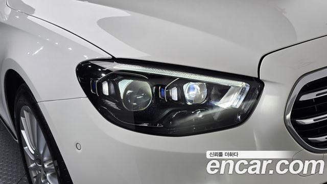 Mercedes-Benz E-Class 2021 — photo 8