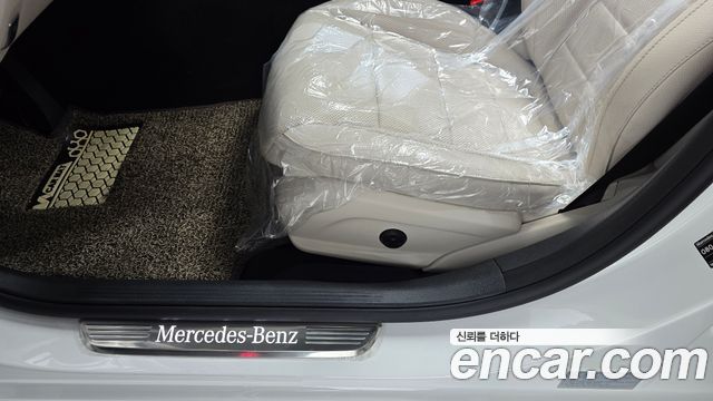 Mercedes-Benz E-Class 2021 — photo 36