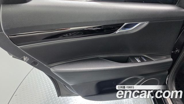 Genesis G80 2022 — photo 15