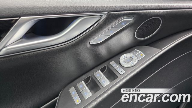 Genesis G80 2022 — photo 27