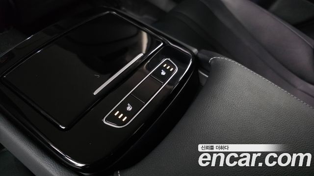 Genesis G80 2022 — photo 31