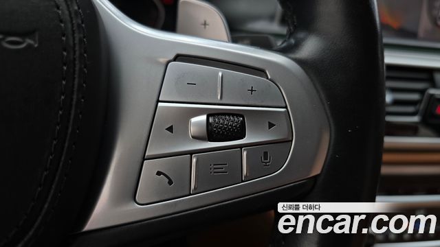 BMW 7-Series 2020 — photo 28